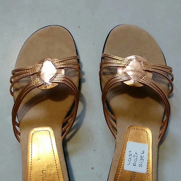 NWOT but in original box Jasmin Shoes - Picture 2 of 3